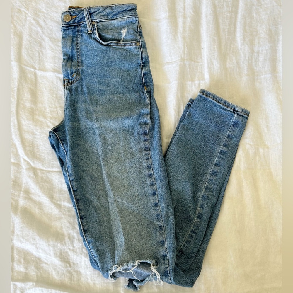 Forever 21 skinny ripped jeans